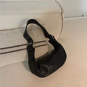 Elegant Black Leather Shoulder Bag